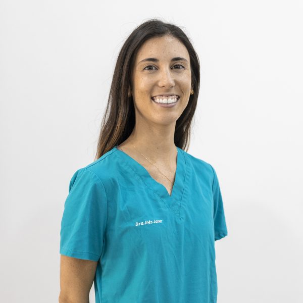 Inés, veterinaria de Miquel Janer Clínica Veterinaria en Sant Gervasi de Barcelona Inés Janer, veterinaria de Miquel Janer Clínica Veterinaria en Sant Gervasi de Barcelona
